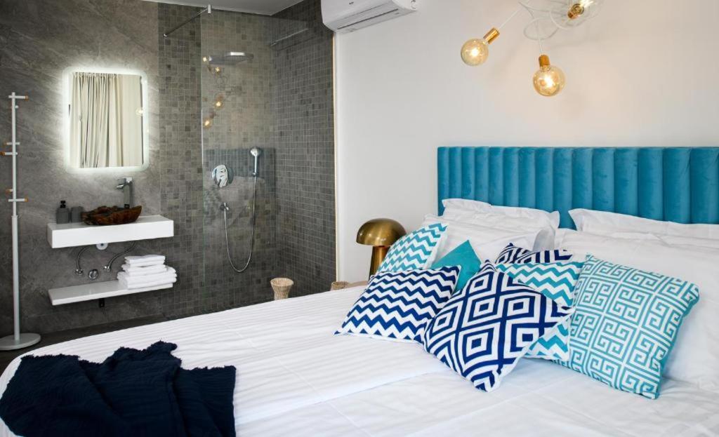 Gallery Luxury Suites & Rooms-Only Adults Split Exterior foto