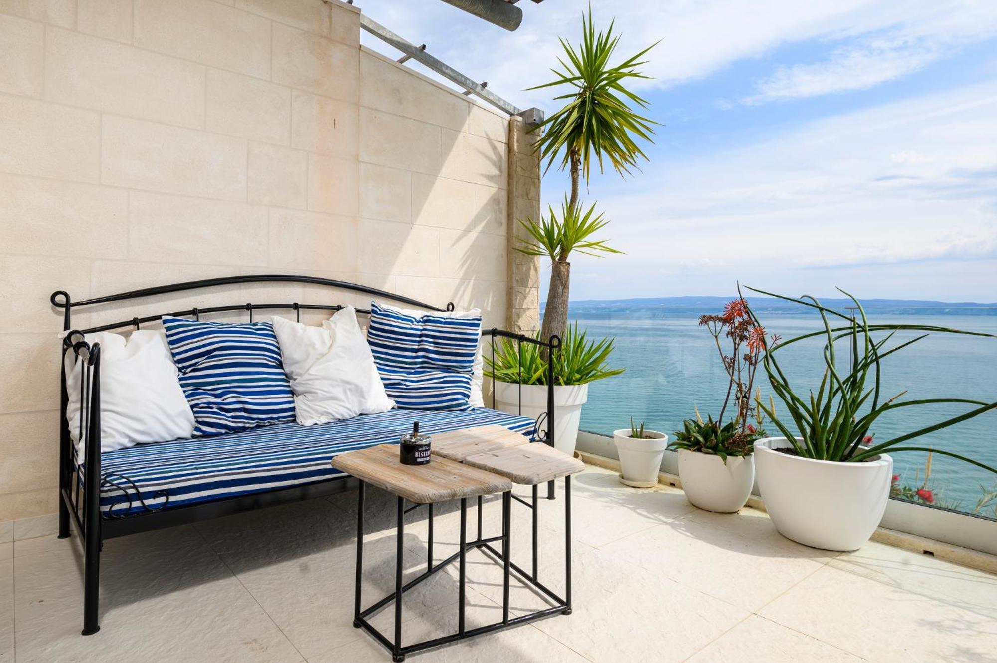 Gallery Luxury Suites & Rooms-Only Adults Split Exterior foto